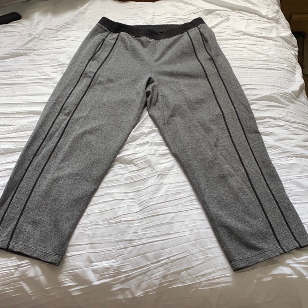 Lululemon Capri pants